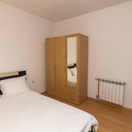 Апартаменты Cosy 2 Bedroom At An Excellent Location София